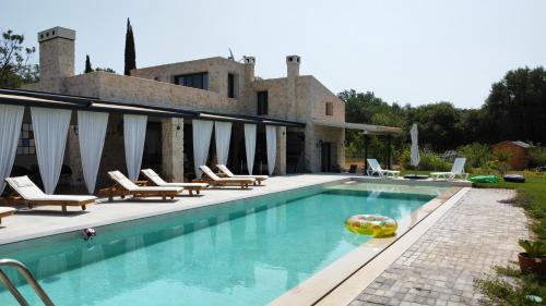 Corfu Villa | Villa Stratos Corfu -private pool and hot tub