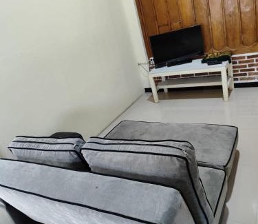 Sidomulyo Villa | Villa Strawberry Annisa Batu Malang