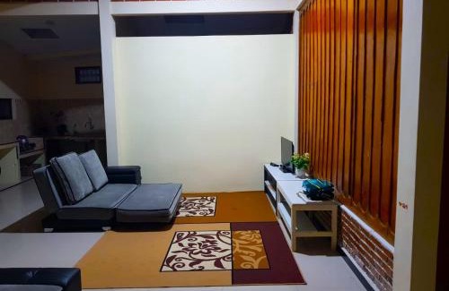 Sidomulyo Villa | Villa Strawberry Annisa Batu Malang