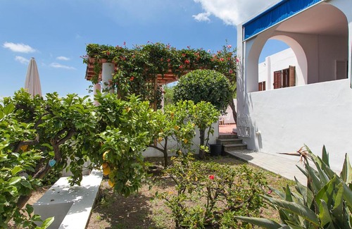 San Vincenzo Villa | Villa STROMBOLI E STROMBOLICCHIO