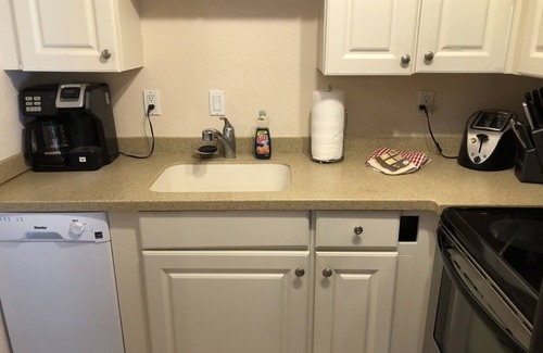 Holmes Beach Condo | Villa-style condo with pool and beach access - Condo 8