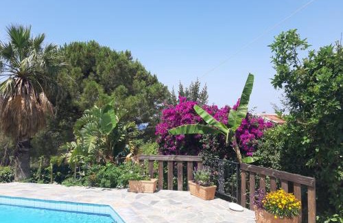 Saronida Villa | Villa Suites Lagonisi Luxury