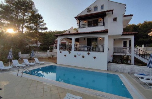 Hisaronu House | Villa Sunday by Solo Villa at Hisarönü Center