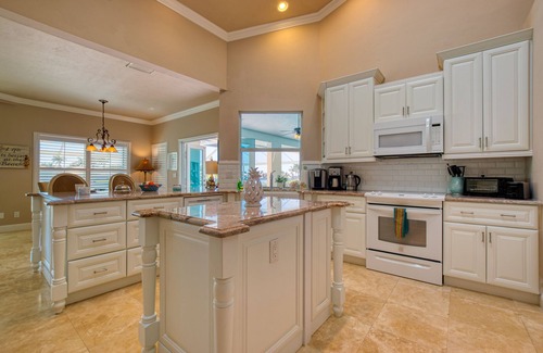 Pelican Villa | VILLA SUNNY LEMON – HEATED POOL & SPA | GULF ACCESS | BOAT RENTAL + TOURS VOUCHER INCL.