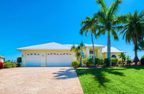 Pelican Villa | VILLA SUNNY LEMON – HEATED POOL & SPA | GULF ACCESS | BOAT RENTAL + TOURS VOUCHER INCL.