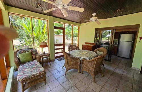 Esterillos House | villa sur le bord de la mer
