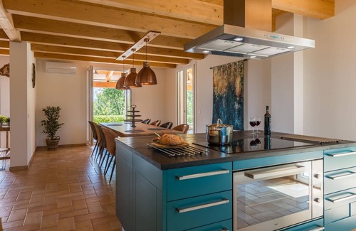 SantʼAngelo in Pontano Villa | Villa Teresa 16 - Eight Bedroom Villa, Sleeps 16