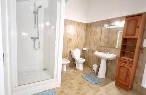 Le Brusc Apartment | Villa T3 avec Piscine, Jardin et Parking - Proche Plages et Commerces - FR-1-316-219