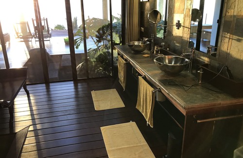 Punaauia Villa | Villa Tahiti with pool and jacuzzi