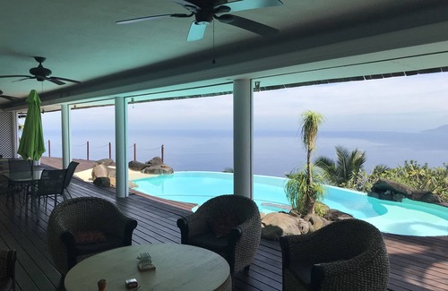 Punaauia Villa | Villa Tahiti with pool and jacuzzi