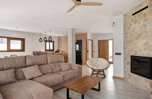 Bolonia Villa | 'Villa Tahona' close to the Beach with Pool & Wi-Fi