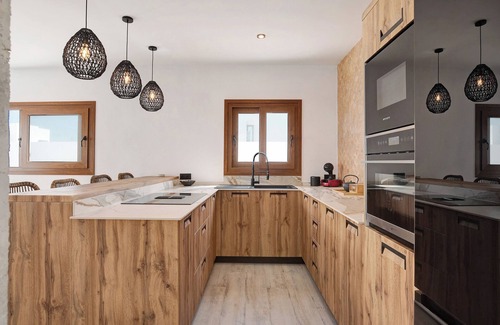 Bolonia Villa | 'Villa Tahona' close to the Beach with Pool & Wi-Fi