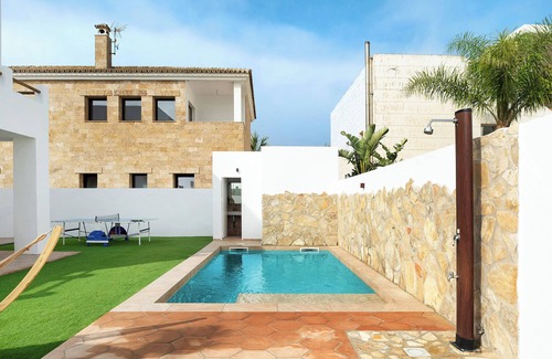 Bolonia Villa | 'Villa Tahona' close to the Beach with Pool & Wi-Fi