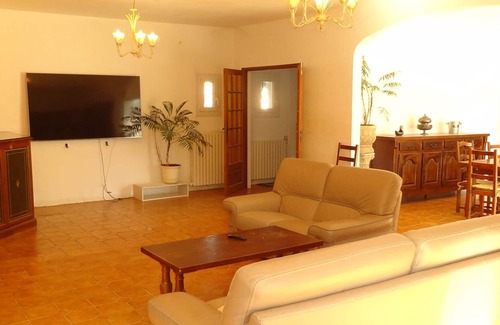Taillades House | Villa Taillades, 5 bedrooms, 12 persons
