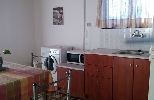 Kompi House | Villa Takis Haikos two minutes walk beach peroulia