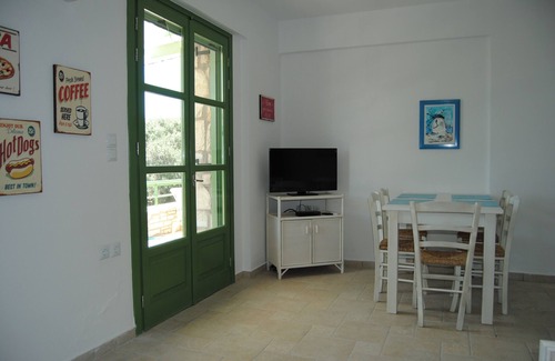 Kastos Island Apartment | VILLA TATI STUDIOS APT2