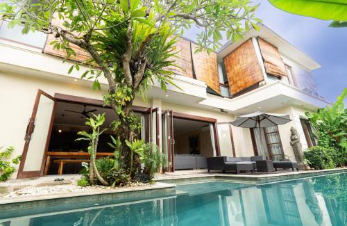 Dewi Sri Villa | Villa Tepi Sungai - Luxury 6-BR villa, sleeps 14, 15m pool in Seminyak