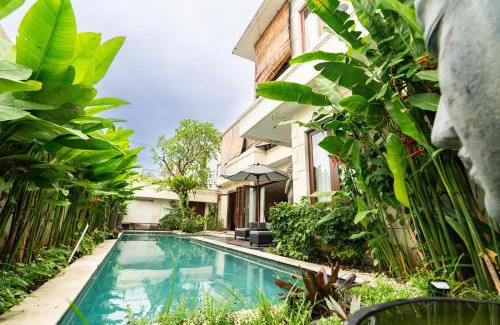 Dewi Sri Villa | Villa Tepi Sungai - Luxury 6-BR villa, sleeps 14, 15m pool in Seminyak