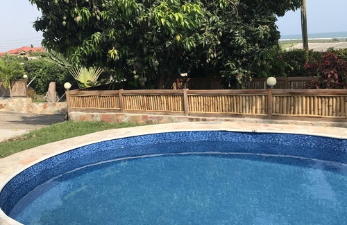 Bortianor Villa | Villa Teranga Boutique villa Ghana with gardens and swimming pool