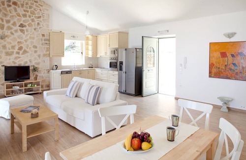 Rantatika Villa | Villa Thanelli - Two Bedroom Villa, Sleeps 4