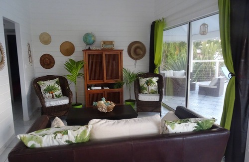 Tartane Villa | Villa "ti Bijou" sea view 300 m from the beach private swimming pool, 4 air-conditioned bedrooms
