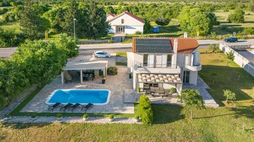 Drnis House | Villa Tonka with private pool near Krka