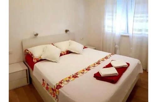 Dugis Apartment | Villa Tony