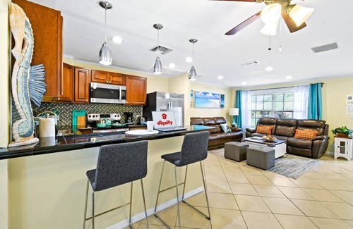 Palm Beach Gardens House | VILLA TROPICANA (DIGSIFY) | PRIVATE HEATED POOL | BEACHES | PGA | WATERPARK | ROGER DEAN