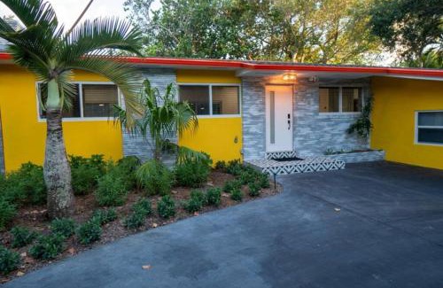 North Miami Villa | Villa Tropical - Your private Miami Resort with a heated pool