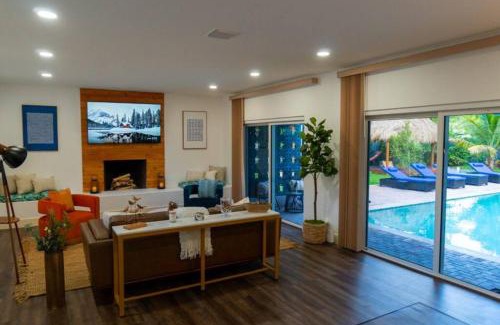 North Miami Villa | Villa Tropical - Your private Miami Resort with a heated pool