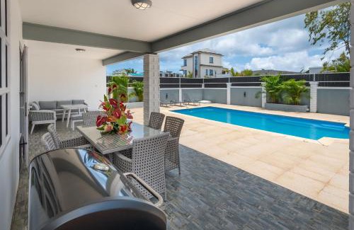 Mont Choisy Villa | Villa Tropicale, 5 bed, private pool, 5 min beach
