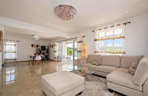 Mont Choisy Villa | Villa Tropicale, 5 bed, private pool, 5 min beach