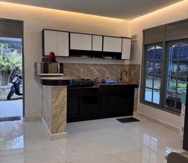 Cisarua Villa | Villa TUWAIQ 1 فيلا طويق بونشاك