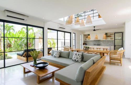 Berawa Apartment | VILLA UNDER THE SUN· Luxury & Indulgence - close to FINNS BEACH CLUB