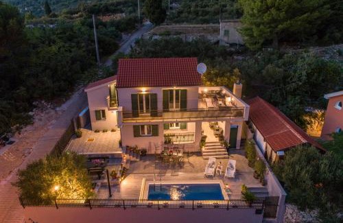 Gradac Villa | Villa Unique