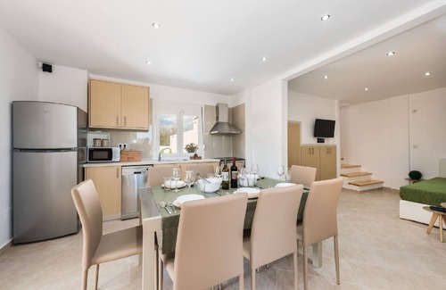 Georgioupolis Villa | Villa Uranos- Less than 5-Min Walk to Kalivaki Beach with private pool