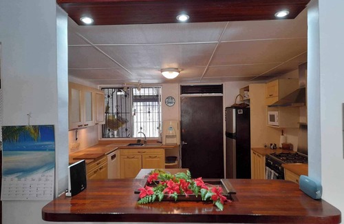 Punaauia House | Villa Vaiava pk17.900 Punaauia