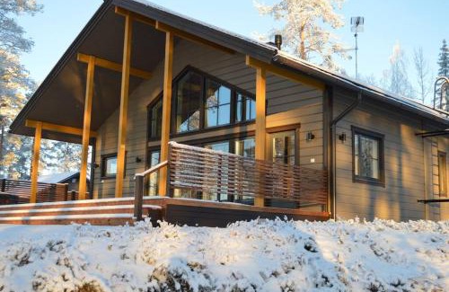 Rovaniemi Ski Chalet | Villa Vasa - new luxury villa next to lake