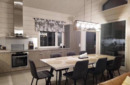 Rovaniemi Ski Chalet | Villa Vasa - new luxury villa next to lake