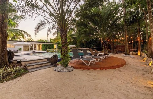 Golden Glades House | Villa Venecia/Sand Terrace/Heated Pool/Waterfront