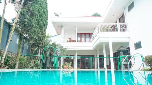 Lembang Villa | Villa Venetys Lembang by BWB