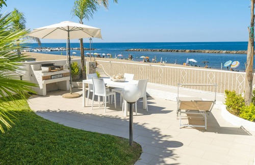 Belvedere Marittimo Villa | Villa Ventre - Luxury Beachfront Villa in Diamante