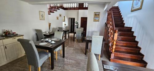 Westcliff House | Villa Venusta Luxury Guesthouse - Solar Power