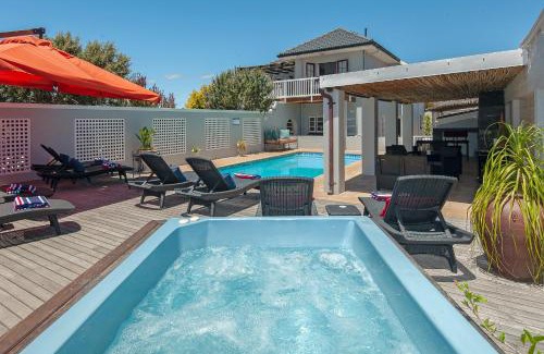 Westcliff House | Villa Venusta Luxury Guesthouse - Solar Power