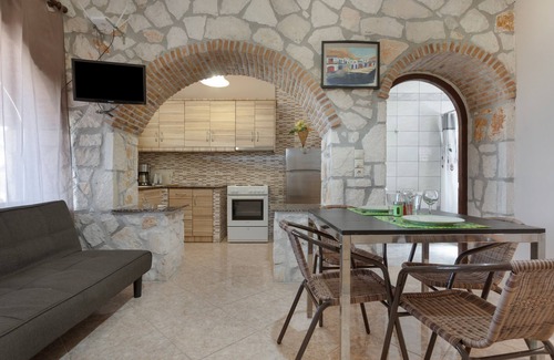 Limni Keri Villa | Villa 'Veronica' with Sea View, Wi-Fi and Air Conditioning