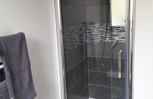Porte Des Alpes - Mi Plaine - Manissieux Bed & Breakfast | Villa'vi Lyon Est Chambres d'Hôtes