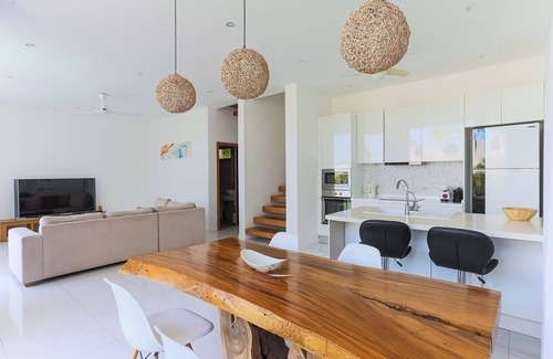 Maret Villa | Villa Vista Del Mare 2-BR with a private pool
