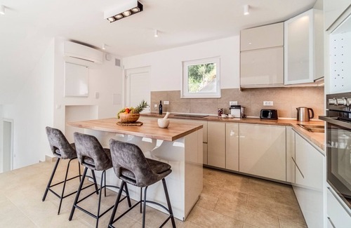 Nerezise Villa | Villa Vid - Five Bedroom Villa, Sleeps 10