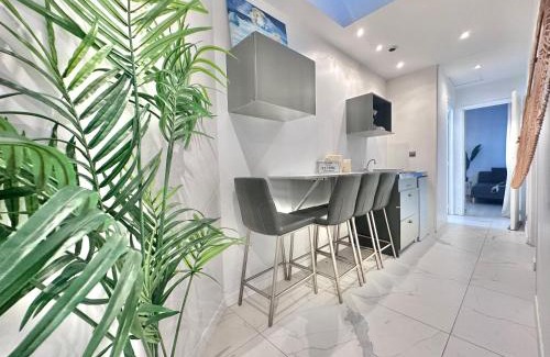 Mons-en-Baroeul Villa | Villa Vieux Lille access, proche gare, parking Offert