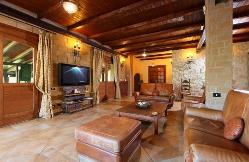 Monte Compatri Villa | Villa Villa Mina by Interhome